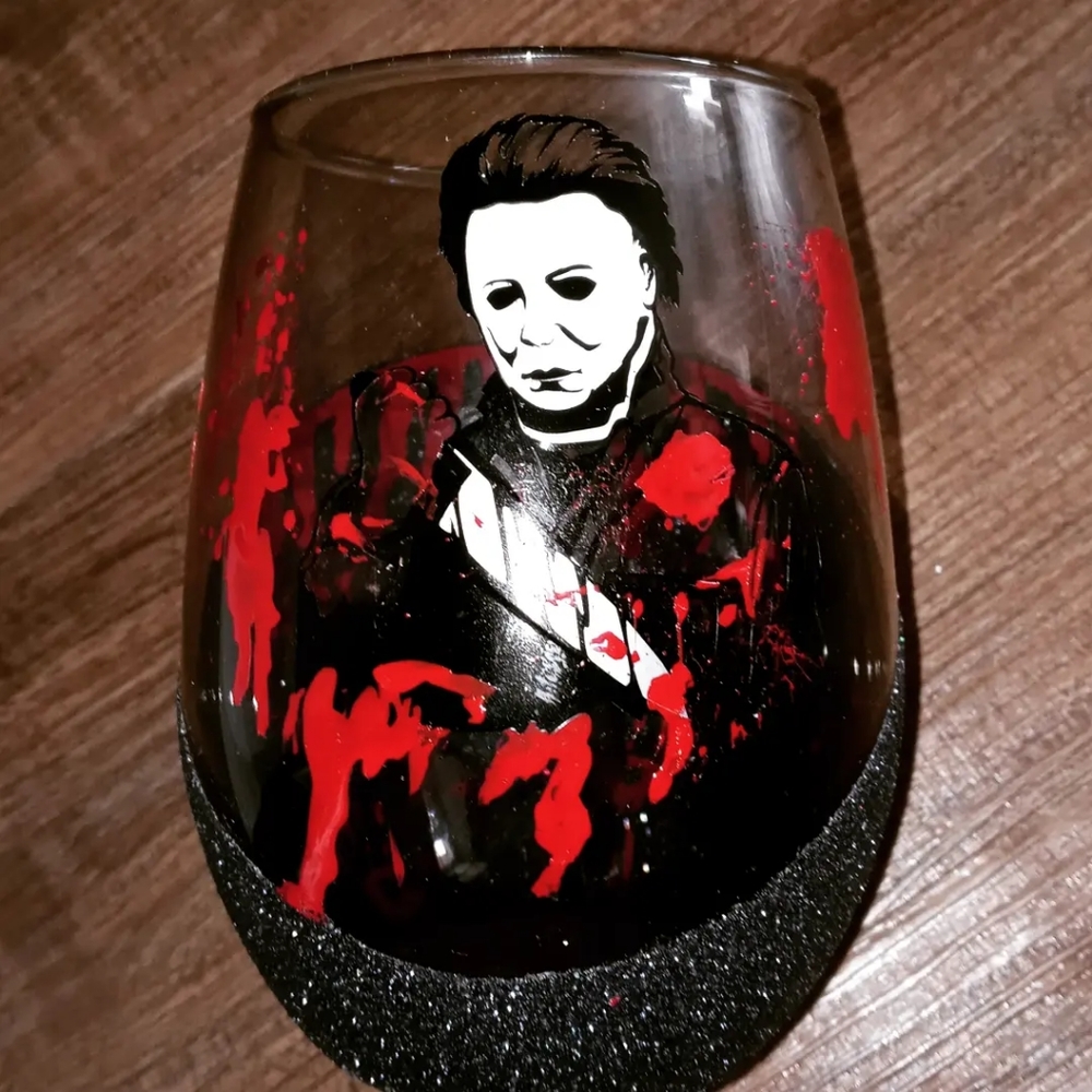 Custom Wineglass (Halloween) read deascrip.